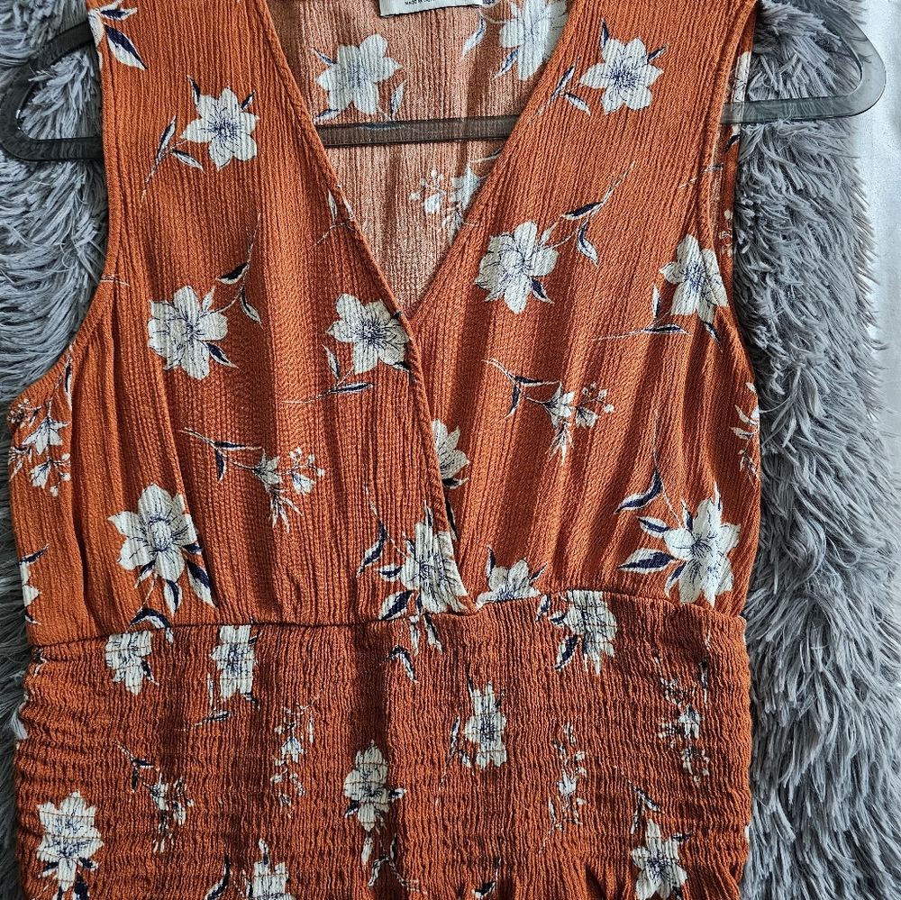 Paper Crane Smocked Cropped Boho Hippi floral top! Size large! NWOT!